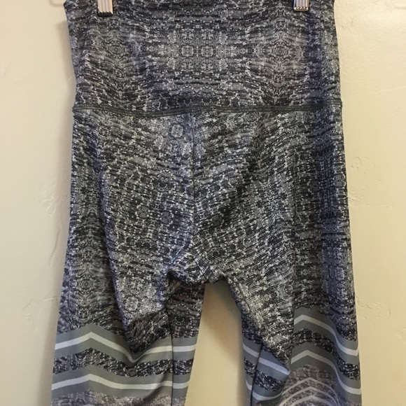 Onzie Printed High Waisted Yoga Leggings - Picture 3 of 5